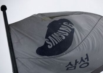 Exclusive-Samsung plans $1.5 billion chip testing plant in Vietnam, document shows