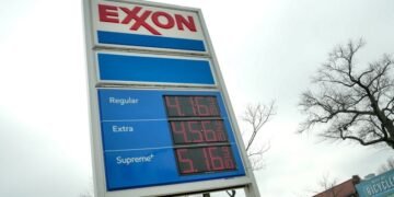 Exxon beats first-quarter earnings estimate despite hit from Iran conflict