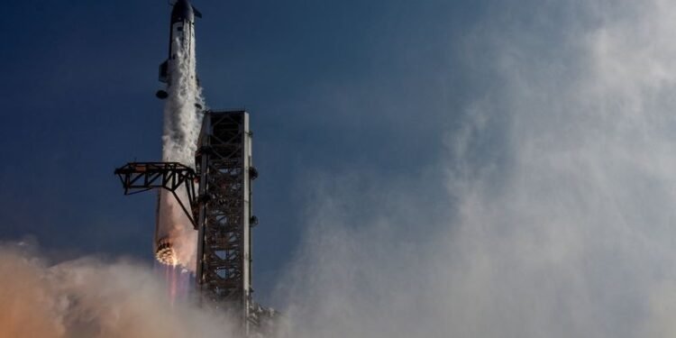 FAA orders SpaceX to investigate Starship booster mishap