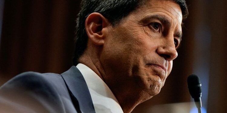 Fed minutes show more policymakers open to a rate hike