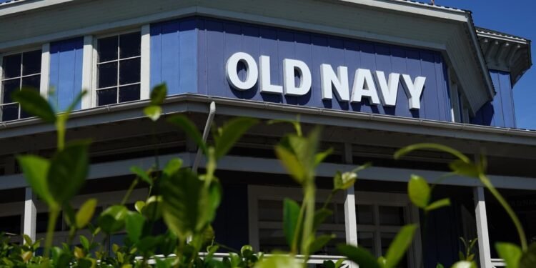 Gap and American Eagle stock are both getting crushed, and neither retailer is blaming the economy