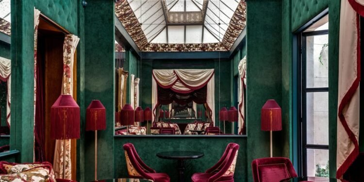 Grab Your Lover—We Found the Most Romantic Hotels in Paris