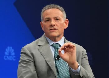 Greenlight’s David Einhorn pitches five turnaround stocks at Sohn, from AI to infrastructure