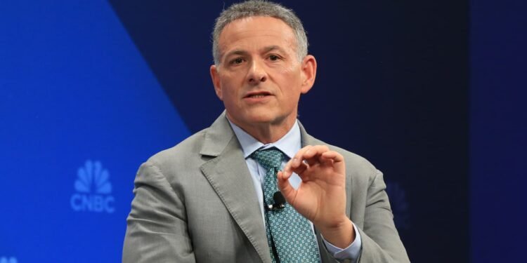 Greenlight’s David Einhorn pitches five turnaround stocks at Sohn, from AI to infrastructure