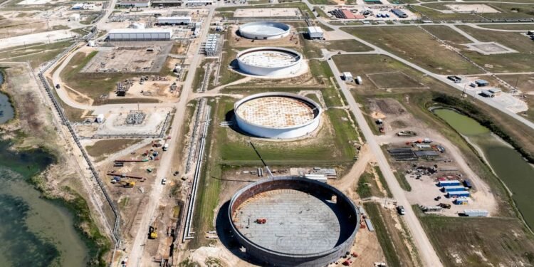 Here’s the real story behind the record drop in America’s oil reserves