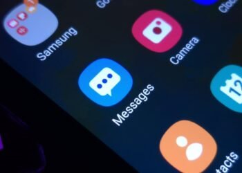 How to Save Your Samsung Messages Conversations Before the App Shuts Down