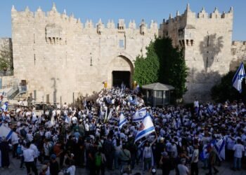 Israelis mark capture of East Jerusalem with Old City parade, racist chants