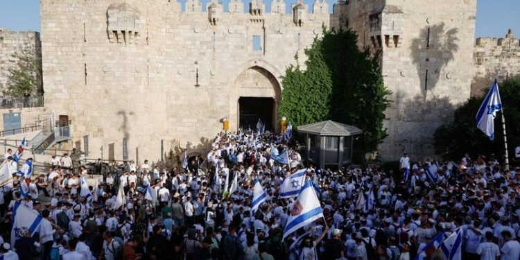 Israelis mark capture of East Jerusalem with Old City parade, racist chants