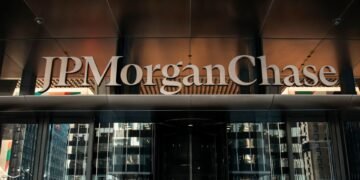 JPMorgan Chase-led group reins in credit