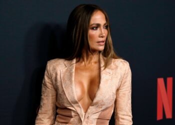Jennifer Lopez relists Beverly Hills estate—now for $10 million less