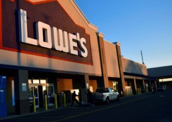 Lowe’s sticks to forecasts amid muted US housing market, flags cost pressures