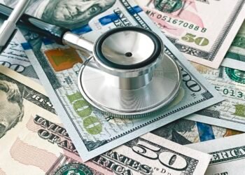 Medicare Advantage brokers rake in $10 billion a year in commissions — but how many people are they helping?