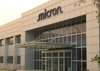 Micron investors are partying like it’s 1987. Analysts say the stock still looks pretty cheap.