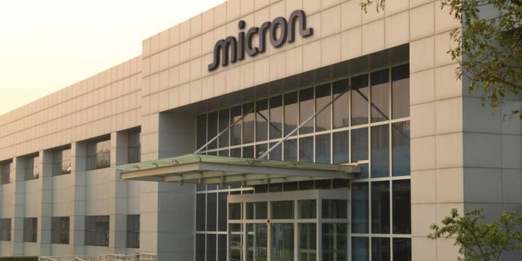 Micron investors are partying like it’s 1987. Analysts say the stock still looks pretty cheap.