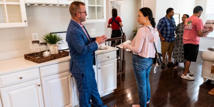 Mortgage rates increase to 6.3% — but home buyers aren’t scared away