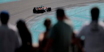Motor racing-Miami F1 Grand Prix brought forward by three hours to beat storm threat