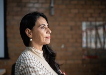 My late mother’s bank account is $2,000 short. Can the bank legally refuse to provide her final statement?