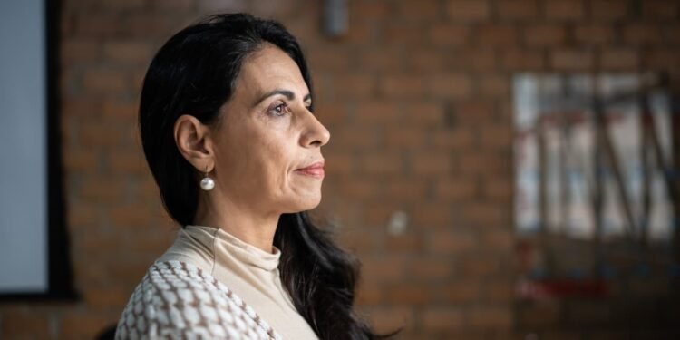 My late mother’s bank account is $2,000 short. Can the bank legally refuse to provide her final statement?