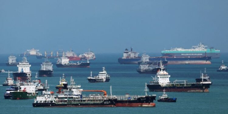 Oil falls more than $4 as US, Iran remain at odds over peace deal