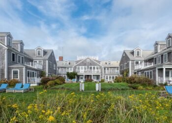 Our Guide to Nantucket’s Best Beaches, Restaurants, and Hotels