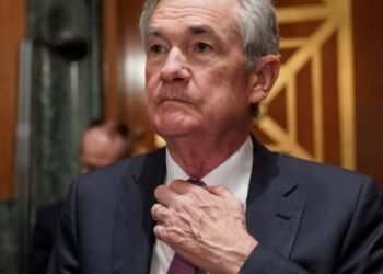 Powell signals cautious Fed stance, lowering rate cut expectations through 2026