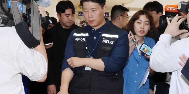 Samsung Elec talks break down, union to go on strike