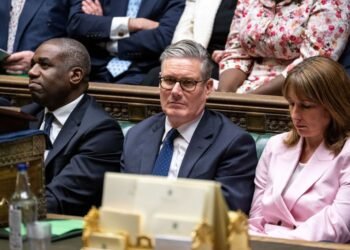 Senior UK minister resigns, calls for a leadership contest to oust PM Starmer