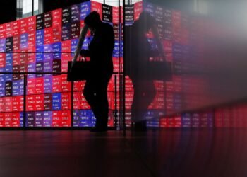 Share futures ease, dollar gains as Gulf talks teeter