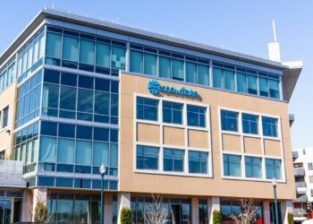 Snowflake’s stock is on fire as AI acceleration drives record product-revenue growth