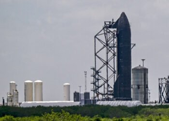 SpaceX shareholders approve 5-for-1 stock split , Bloomberg News reports