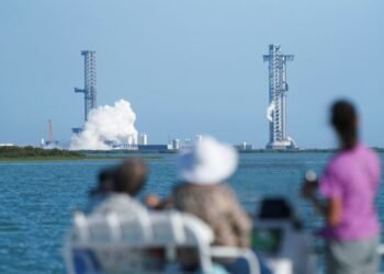 SpaceX’s Starship flight hits most targets in pre-IPO test