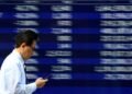 Stocks rise, oil and dollar slide on Middle East peace hopes