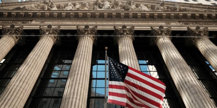 Stocks tend to sink during the summer before midterm elections. Will history repeat itself?