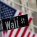 The S&P 500 and most of its stocks are heading in opposite directions at a record pace. What investors should know.