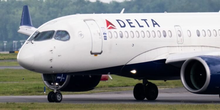 This hedge fund just dumped the ‘big three’ airline stocks, as the industry faces soaring fuel costs