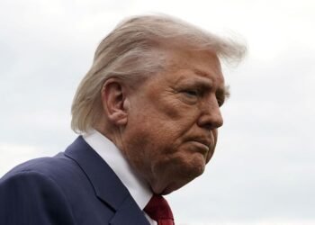 Trump says Iran ceasefire on ’life support’ after rejecting Tehran’s response