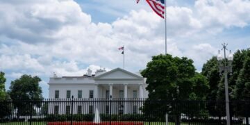 US Senate blocks latest bid to rein in Trump Iran war powers, support grows