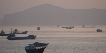 US and Iran launch new attacks as they wrestle for control of Gulf waters