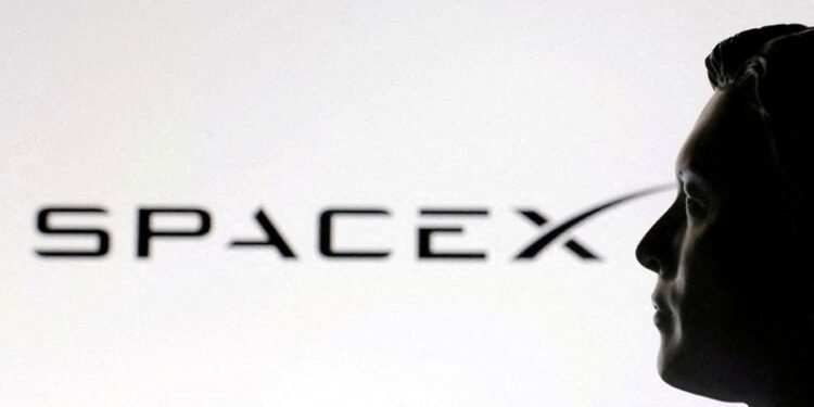 US funds set aside cash as SpaceX and OpenAI prepare to go public, analysts say