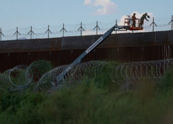 US judge blocks key parts of Texas migrant arrest law