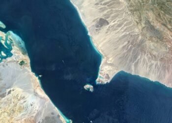 US plans to guide ships through Hormuz, Brent oil drops 2.4%