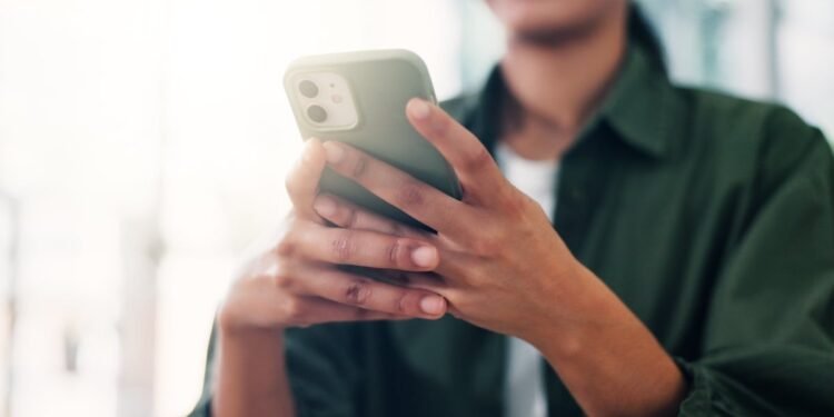 Use One of These Apps to Encrypt Your Calls, Because Your Phone Won’t