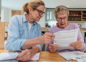 When to help an aging parent with finances, and how to do it