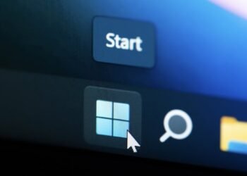 Windows 11 Will Finally Let Users Move and Resize the Taskbar