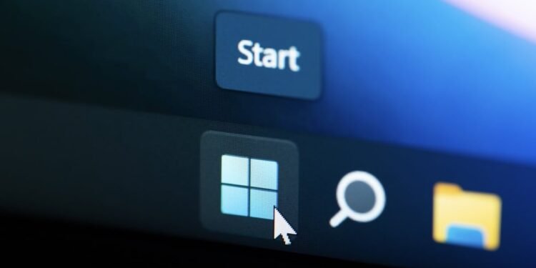 Windows 11 Will Finally Let Users Move and Resize the Taskbar
