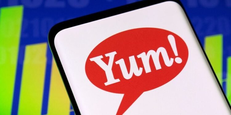 Yum Brands in exclusive talks to sell Pizza Hut to LongRange, Bloomberg News reports