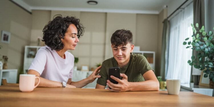 ‘I’m already feeling anxious’: My ex-husband offered to give me a $30,000 lump sum for child support. Is there a catch?