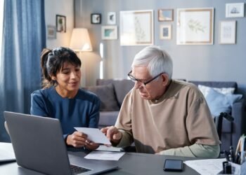 ‘It saved my relationship with my mom.’ These money managers may help if you’re feeling overwhelmed helping your parents pay their bills.