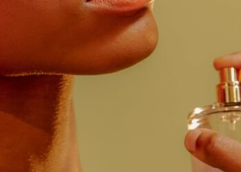 7 Weird Perfume Habits That Make Me Smell Amazing