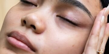 A Derm's Guide To Hypochlorous Acid & Best Face Mists